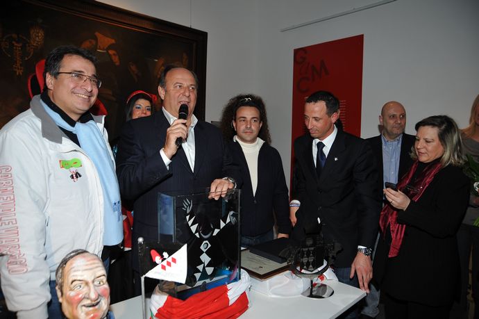 Ingrandisci la foto